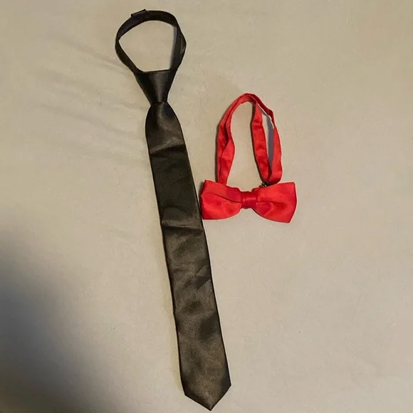 Black Tie and Red Bow Tie Set