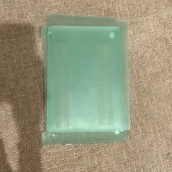 MacBook Air case (small chip)