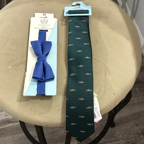 Elegant Green Kids Tie with Subtle Pattern