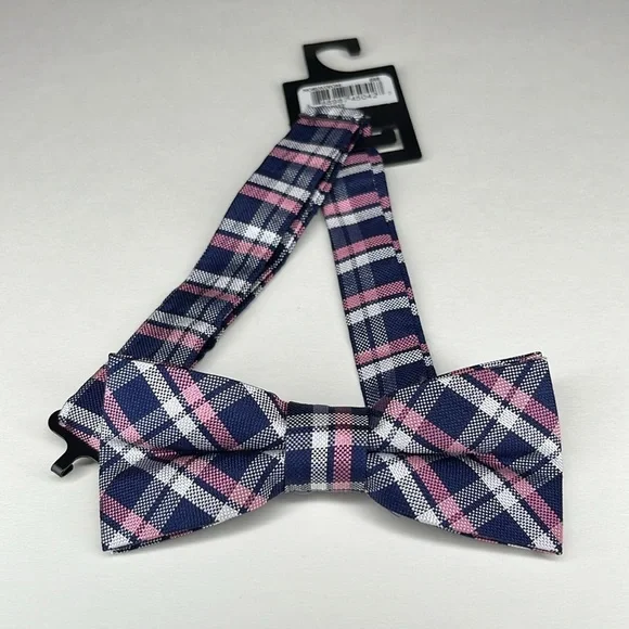 Plaid Nordstrom Kids Bow Tie in 100% Silk