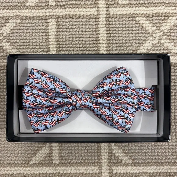 Vineyard Vines Flying Flags Kids Bow Tie