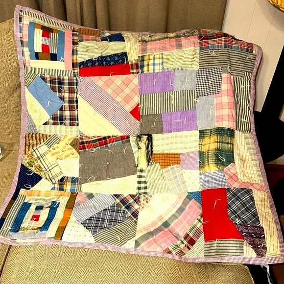 RARE HANDMADE HAND SEWN HEIRLOOM GRANDMOTHER’S CUSTOM MADE VINTAGE QUILT BLANKET