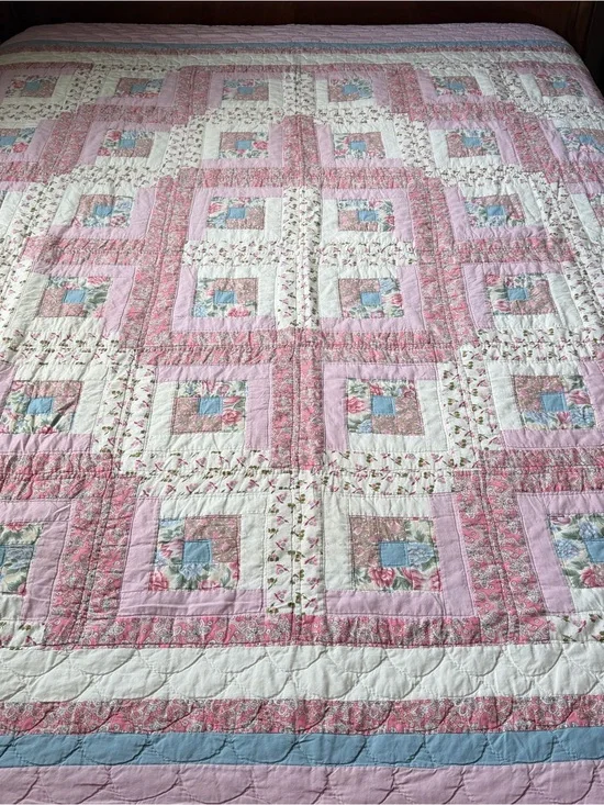 Vintage Cottage Floral Log Cabin Quilt 80” x 80” Hand Stitched Cotton Quilt