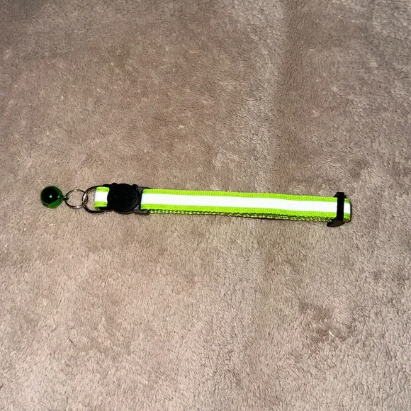 Green reflective adult cat breakaway collar with bell New
