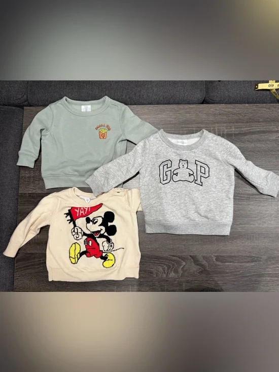 GAP Kids Sweatshirt Trio in Sage Green, Heather Gray & Cream with Graphics