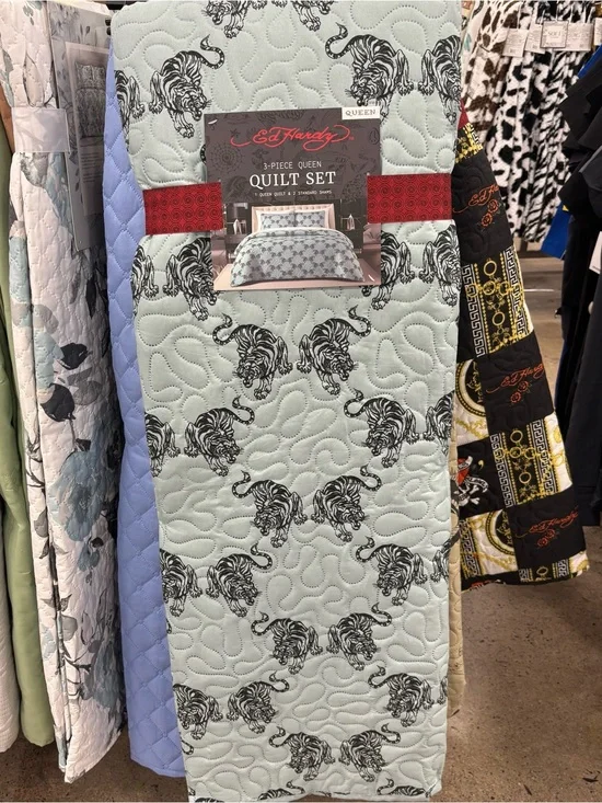 Ed Hardy Sage Quilt with Black Tigers & 2 Pillow Cases - Queen Size