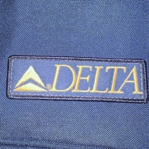 Vintage DELTA Airlines Logo Blue nylon Portfolio Zipper Bag 16W 12H Outer Pocket