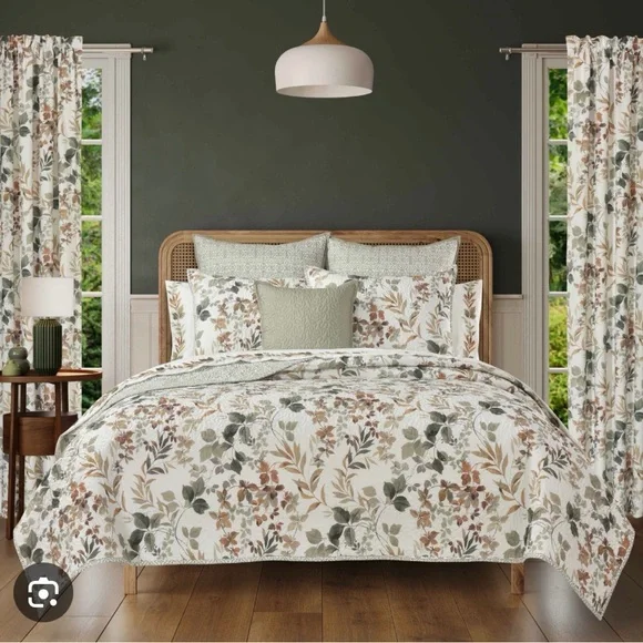 Royal Court Evergreen Quilt Set. - King NEWT