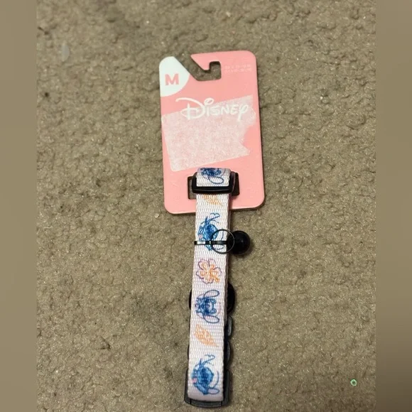NWT Disney’s Lilo and Stitch themed Medium sized cats collar with bell