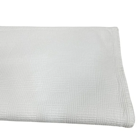 LL Bean Vintage Matelasse Coverlet Quilt Bedspread White King Portugal Textured