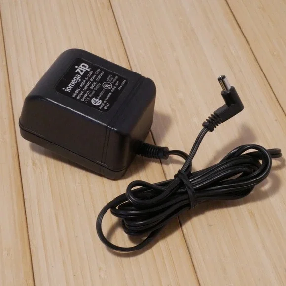 OEM Iomega Zip 48DR-5-1000 AC DC Power Supply Adapter Charger Output 5VDC 1000mA