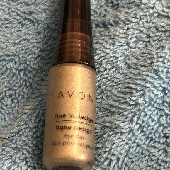 Avon Line and Design. Eye Duo
