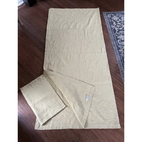 The Company Store Mustard Yellow Matelasse Full/Double and Pillow Sham Coverlet