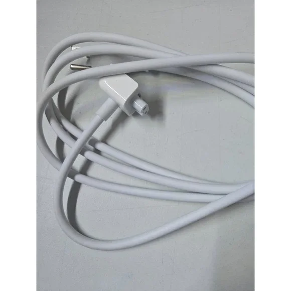 A1 2.5A 125 V Designed by Apple Laptop Cord