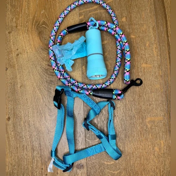 Cat Dog Puppy Walk Set Kit harness Leash Bag Holder Flashlight 80s Style Retro