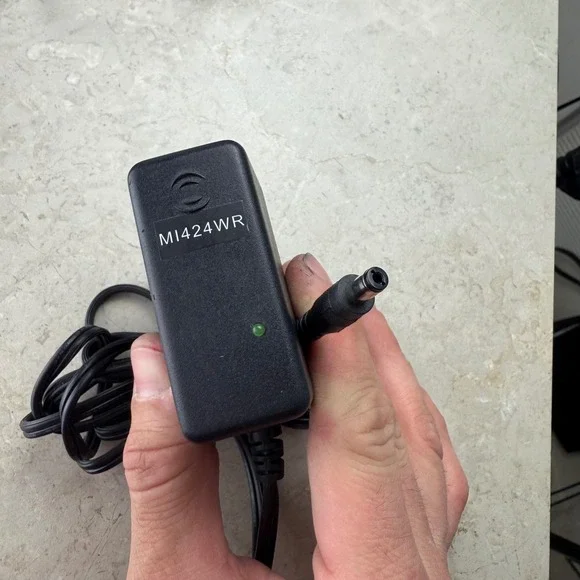 Actiontec MI424WR Power‎ Adapter ADS01810-1505 WDB 0530 Charger