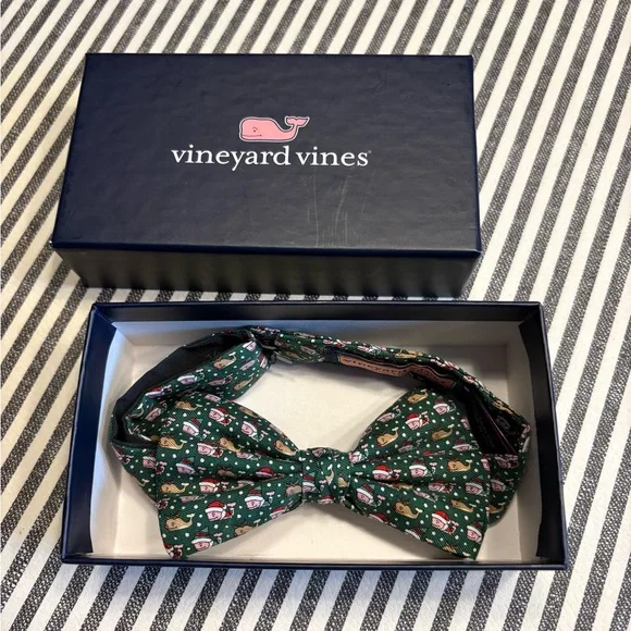 Vineyard Vines Festive Green Bow Tie