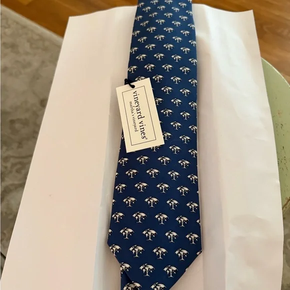 Vineyard Vines Navy and White Men's Tie