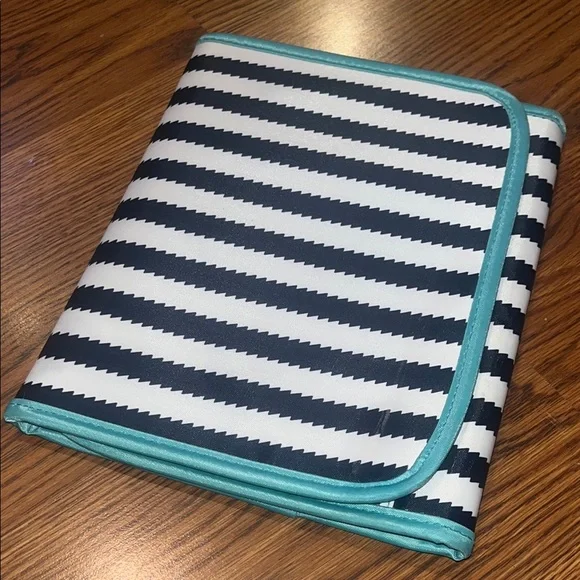 Thirty One Fold it Up Organizer Navy Wave Paper Notebook Holder Stationery