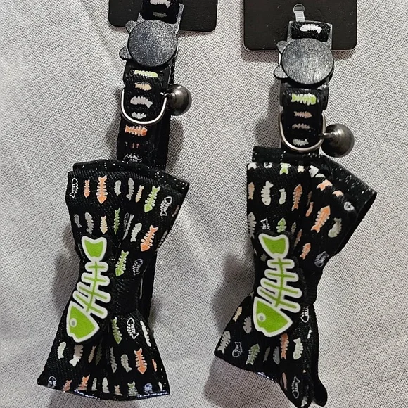 Thrills & Chills Glow In The Dark Fishbones Kitten/Cat Collar