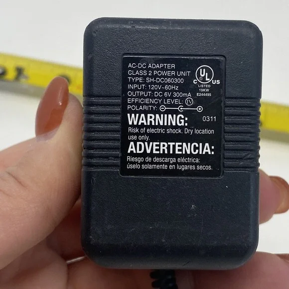 AC-DC Adapter Model SH-DC060300 6V DC 300mA Class 2 Power Unit Input 120V-60HZ‎