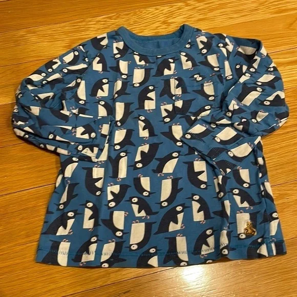 Some wear as noted Baby GAP size 4 top
