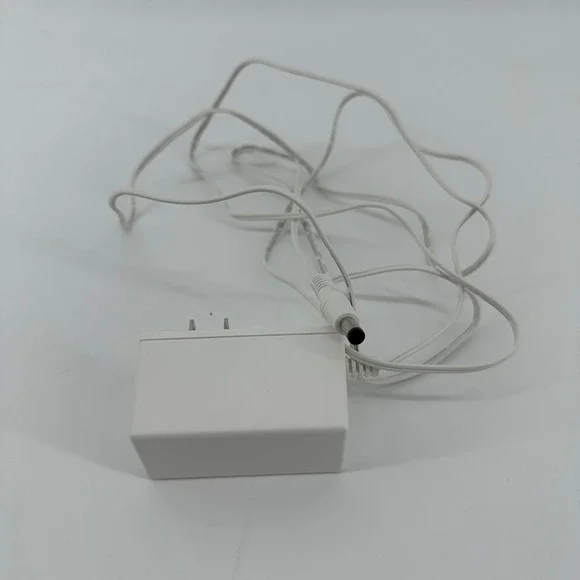 Arlo AC Adapter Power Supply 5009602 Model 2AAJ018F1 100 120V 1.5A 50 60Hz