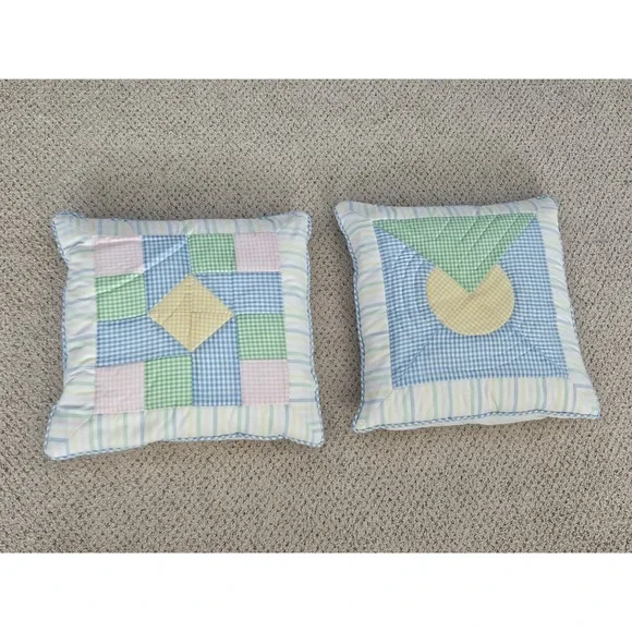 Vintage quilt patchwork‎ pillow shams pastel Set Of 2 w/ pillows included