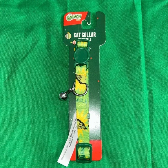 Fetch For Pets The Grinch Stink Stank Stunk Cat Collar Large