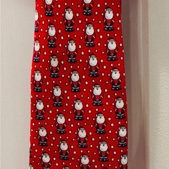 Vineyard Vines Santa/Christmas Tie