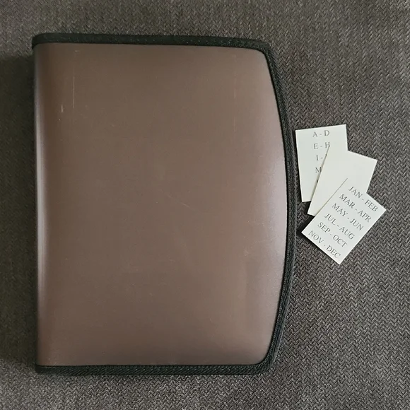 NWOT Globe-Weis Brown and black zippered file folder/folio w tabbed dividers OS