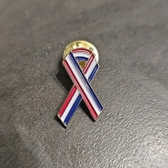 Vintage American‎ Flag Ribbon USA Red White and Blue Lapel Pin