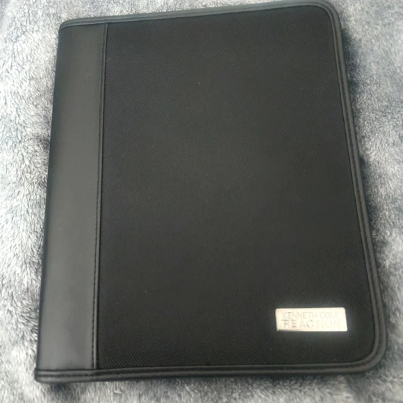 KENNETH COLE REACTION TABLET CASE