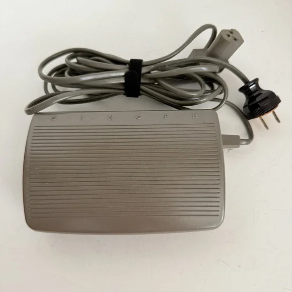Singer Foot Control Pedal With Power Cord 618597-069 France 150–250V For Parts