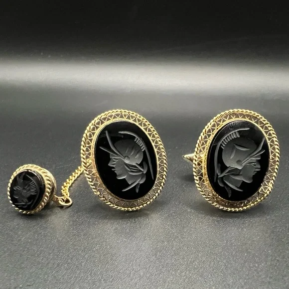 Vintage Swank Intagilo Carved Knight/Roman/Spartan Cufflinks and Tie Tack Set