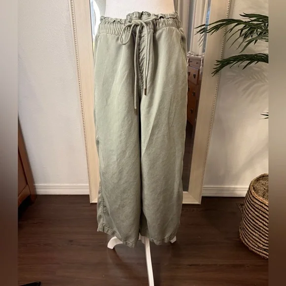 LOFT Women’s Olive Wide Leg Pants