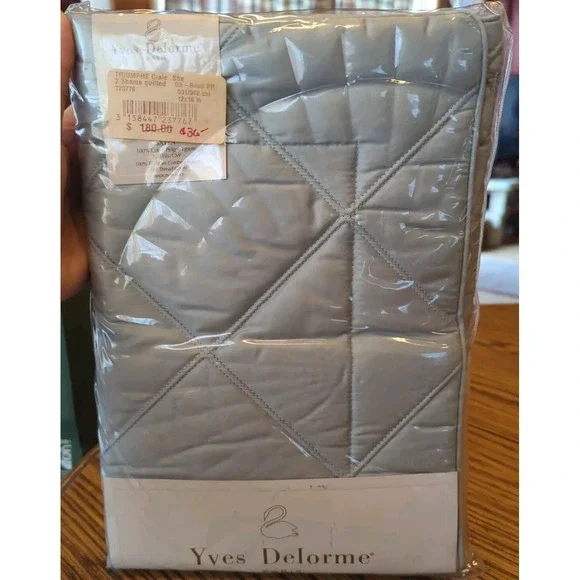 Pair New Vintage Yves Delorme Quilted Sham TRIOMPHE Satin Cover Pillow 12 X‎ 16