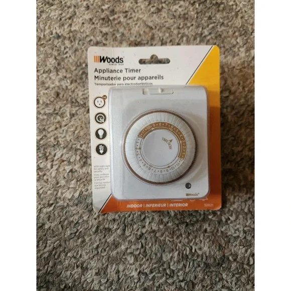 Woods 50021 Indoor Appliance Timer 24-Hour Plug-In Dial Light Control CFL LED