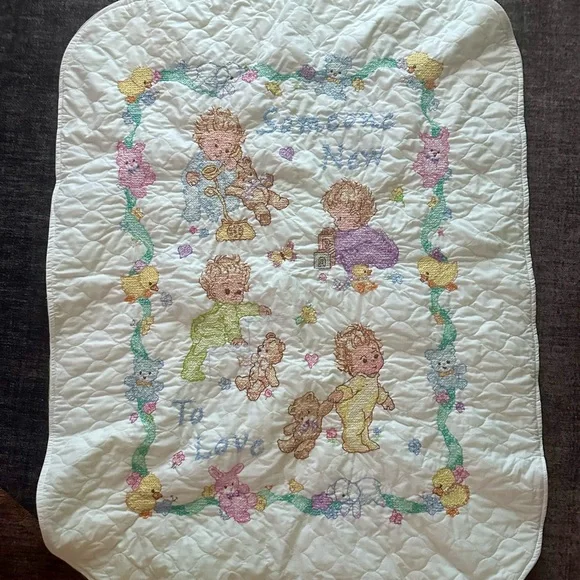 Delightful Baby Quilt with Embroidered‎ Characters