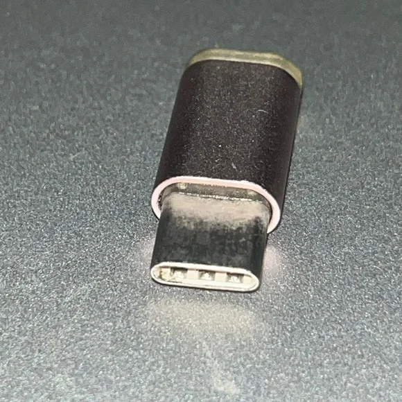 Pink/gray micro usb to USB-C Adapter
