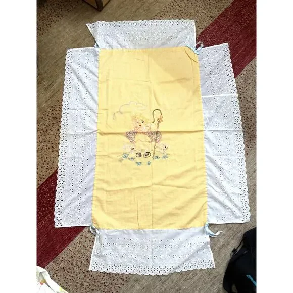 Vintage Little Bo Peep Hand Embroidered Baby Crib Quilt Coverlet Sheet Handmade