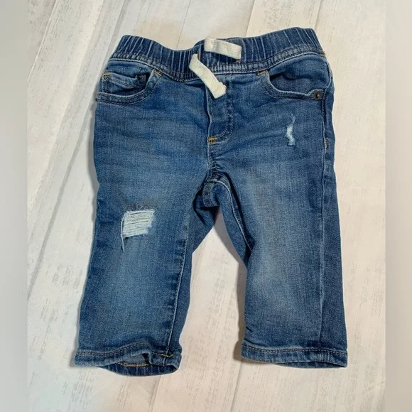 GAP Baby denim pull on jeans. Slim. Size 6-12 months.