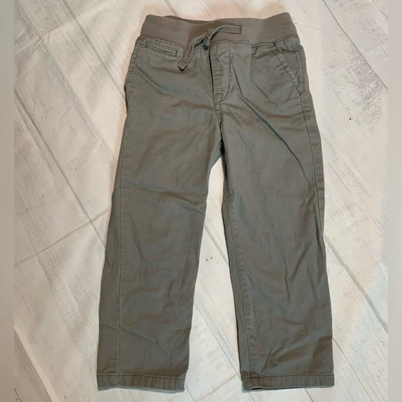 GAP kids pull on drawstring gray pants. Size 4 years.