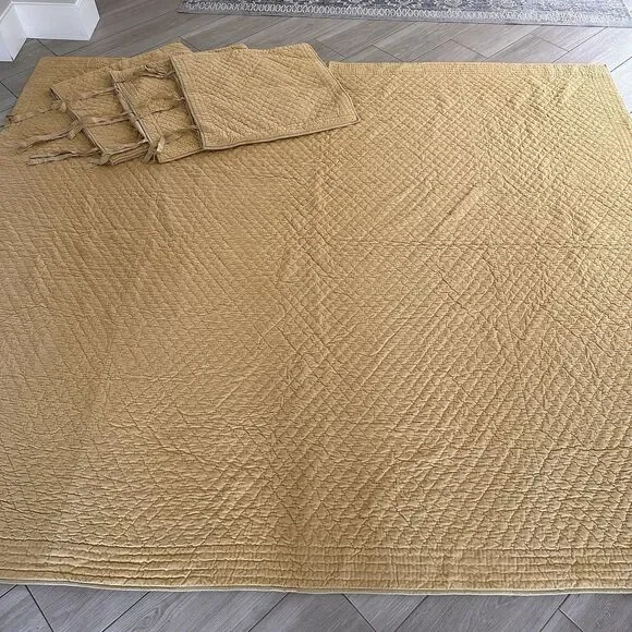 Pottery Barn Gold Washed Velvet Silk Diamond Quilt King Size + 3 Euro Shams