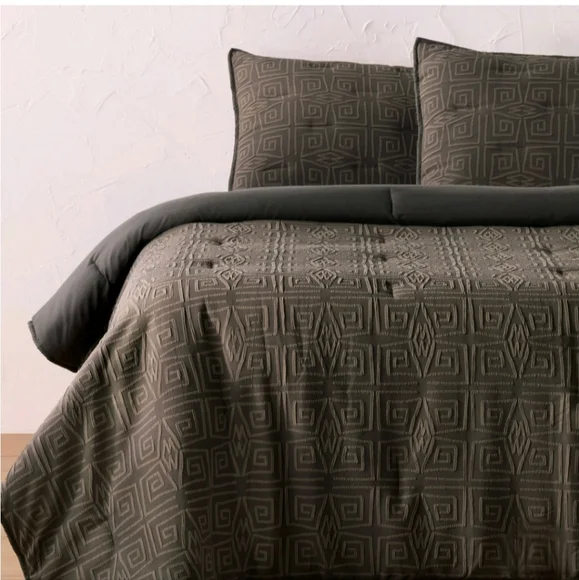 Opalhouse designed wJungalow Twin/Twin Extra Long Geo Quilt and Sham Set Dark G