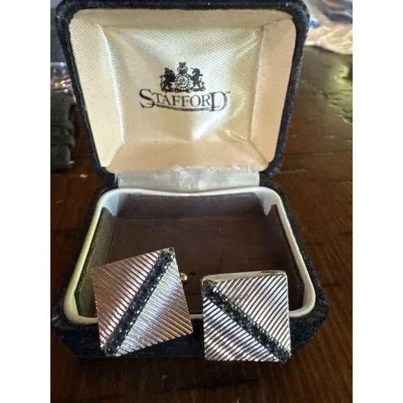 Hickok Gold Tone Cufflinks Blue Stone Diagonal Textured