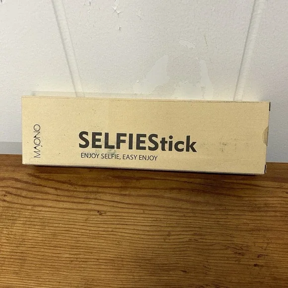 MAONO SELFIEStick New In Box Bluetooth Black Tripod Removable Remote Control‎