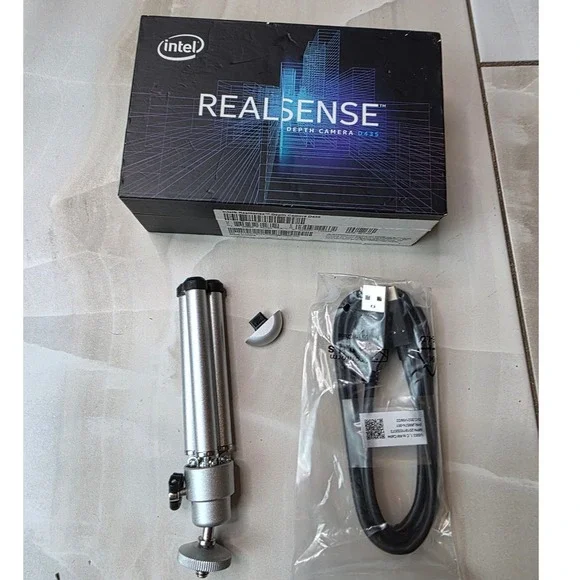Intel RealSense Depth Camera D435 Accessories USB-C Cable Mini Tripod Box W1