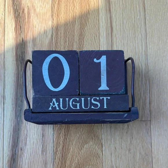 Elegant Wooden Date Block Calendar - Dark reddish Brown
