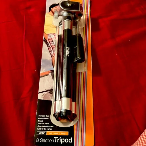 Unused in Original Packaging Vivitar 8 Section Black Photo/Video Tripod Stand